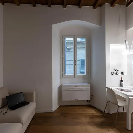 Alighieri's Suite-hosted By Sweetstay Lägenhet *
